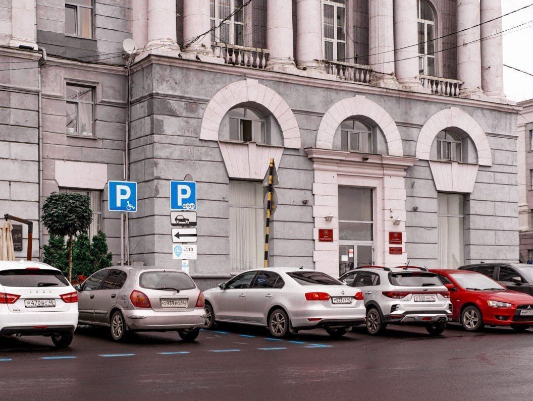 С 27 июня в Курске заработали платные парковки.