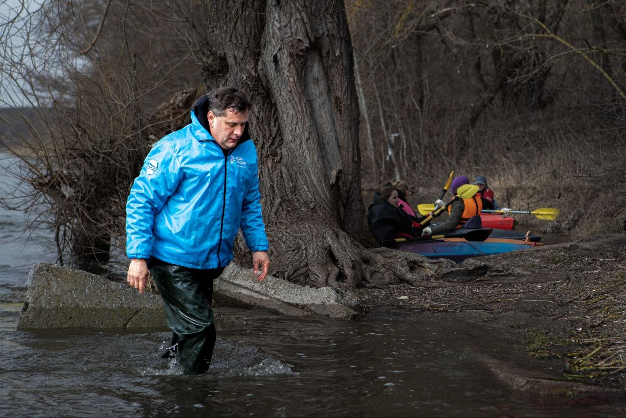 22 марта эковолонтеры провели субботник в рамках федерального проекта «Вода России».