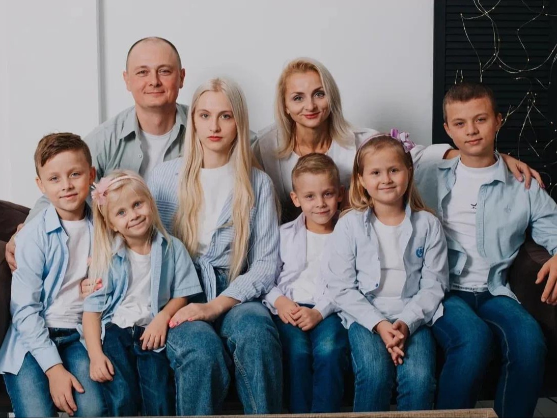 В комитете социальной защиты населения реализуется ряд важнейших программ помощи молодым родителям.