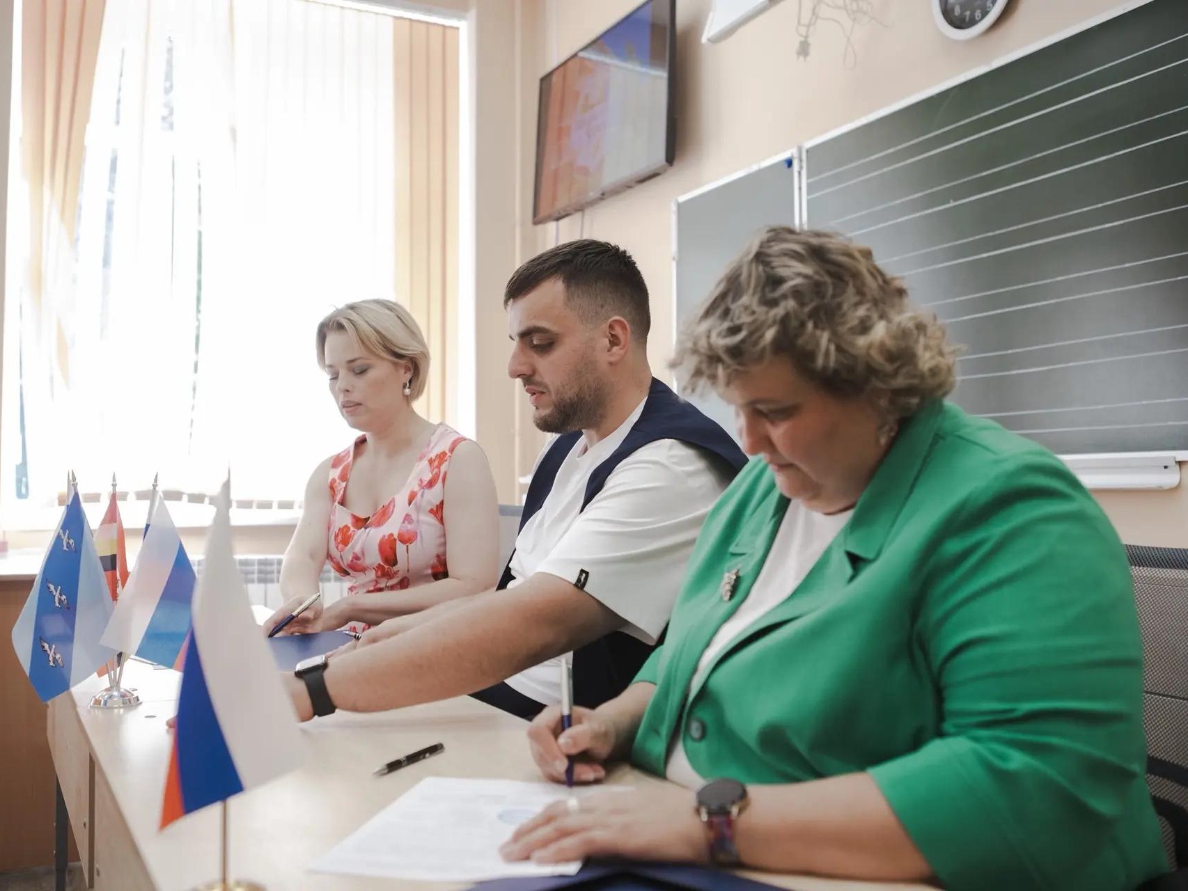 В школе № 33 Курска подписали договор о сотрудничестве по реализации проекта «Экокласс».