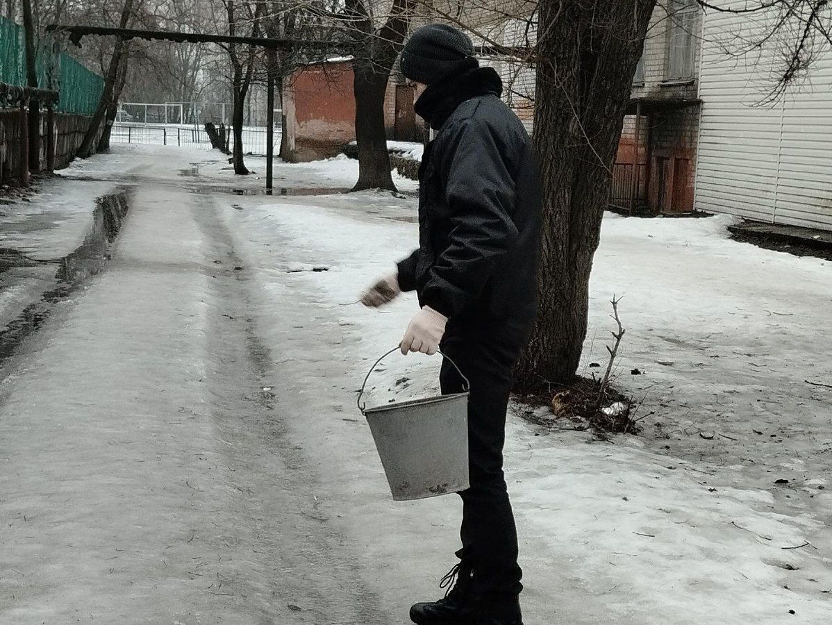 Оттепель сменилась морозами. На улицах областного центра образовалась ледяная корка.