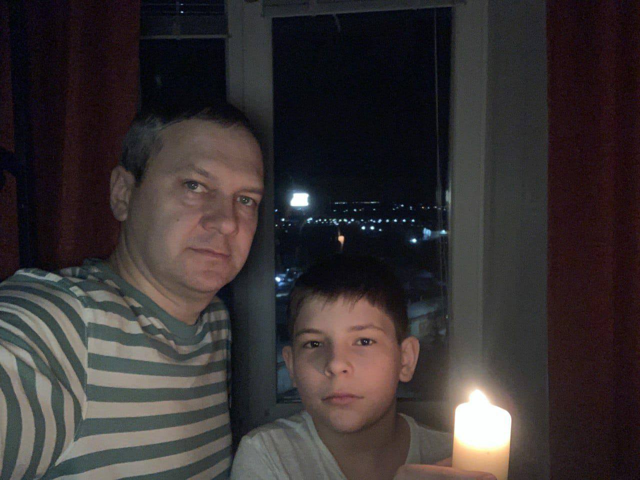 В память о Михаиле Алексеевиче Булатове в Курске прошла патриотическая акция «Свеча в окне».
