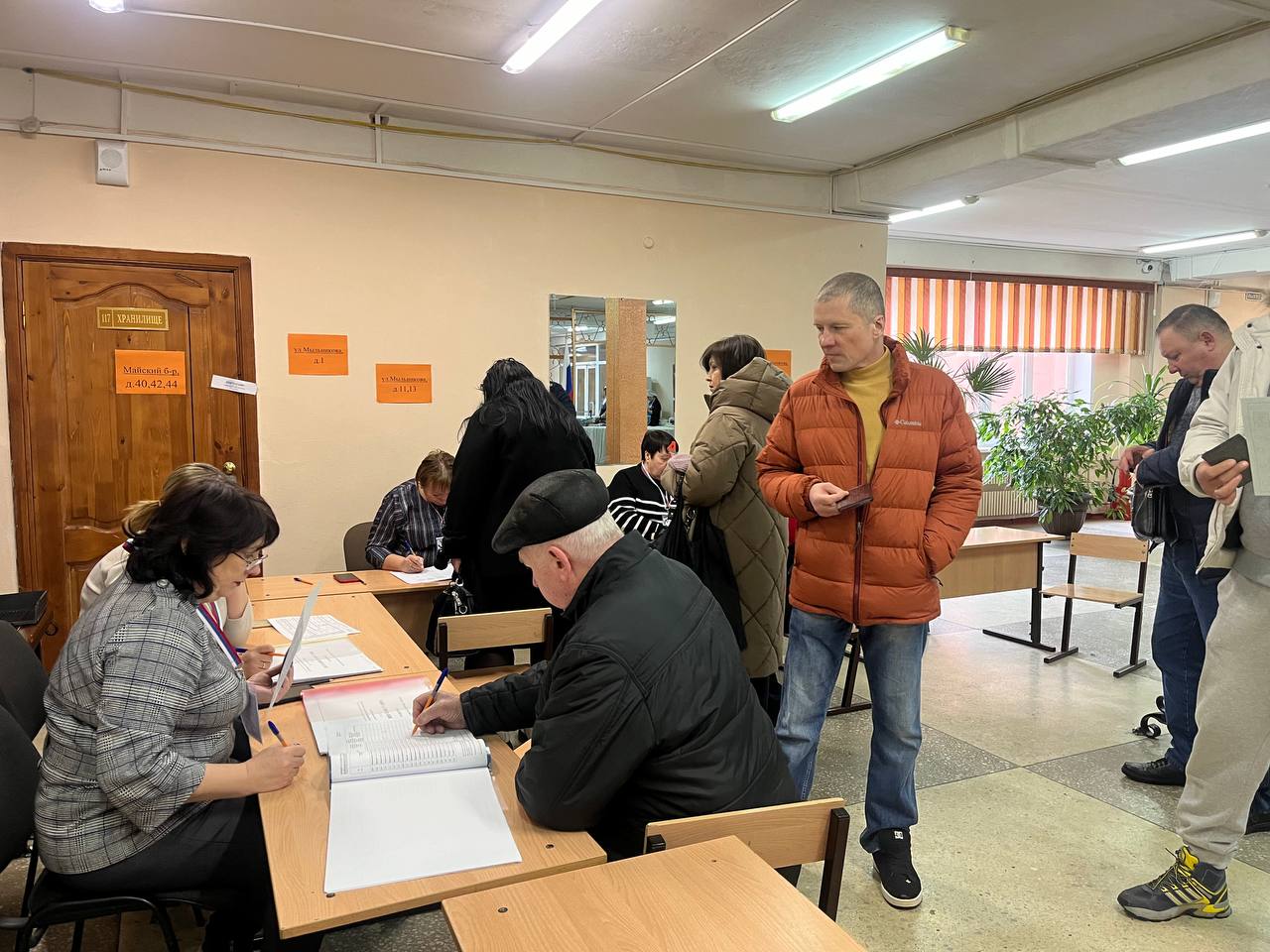 В Курске продолжаются выборы президента РФ.