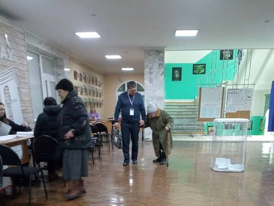 На УИК в Курском ГАУ проголосовала 94-летняя жительница.
