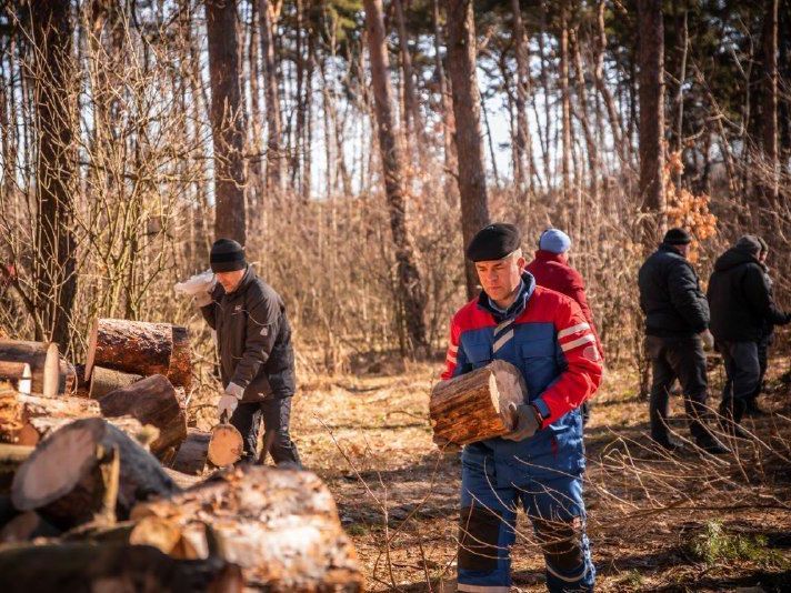 В Курске пройдет традиционная заготовка дров для нужд военнослужащих, принимающих участие в СВО.