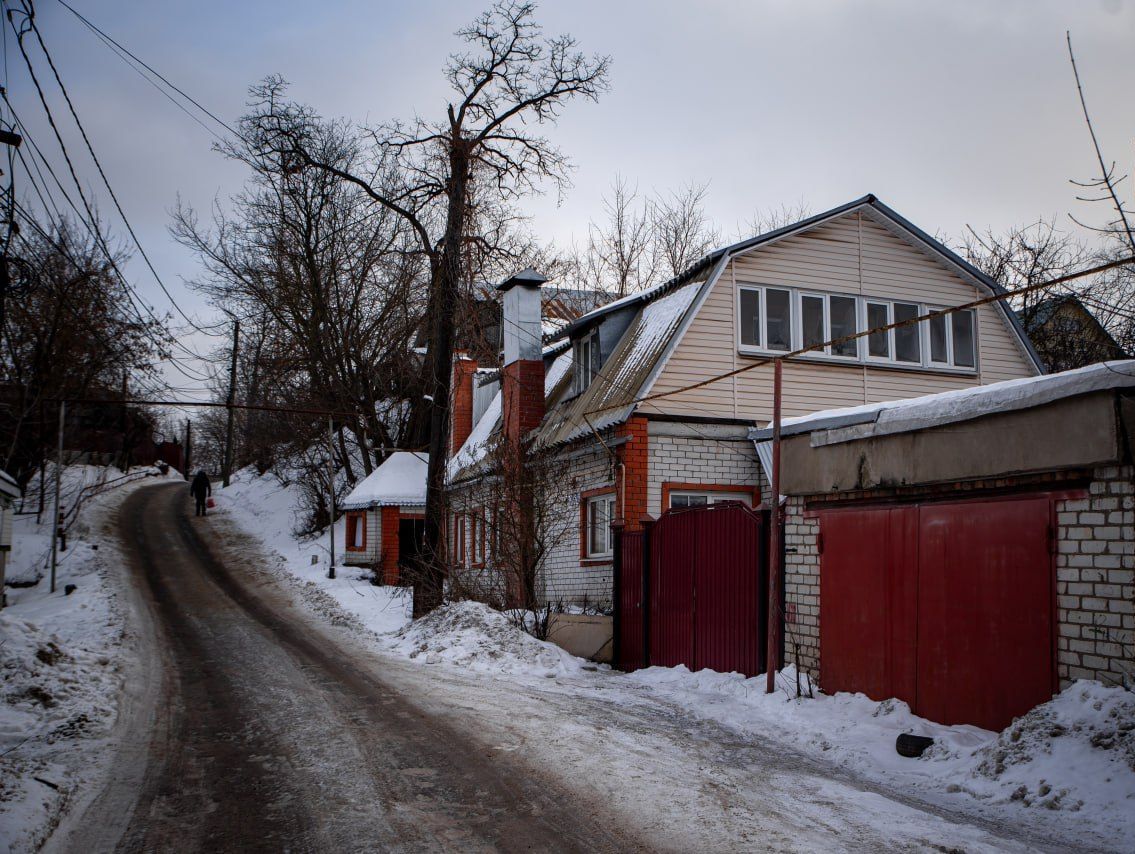 Владельцы трех домовладений на улице ВЧК уже получили средства за свои дома.