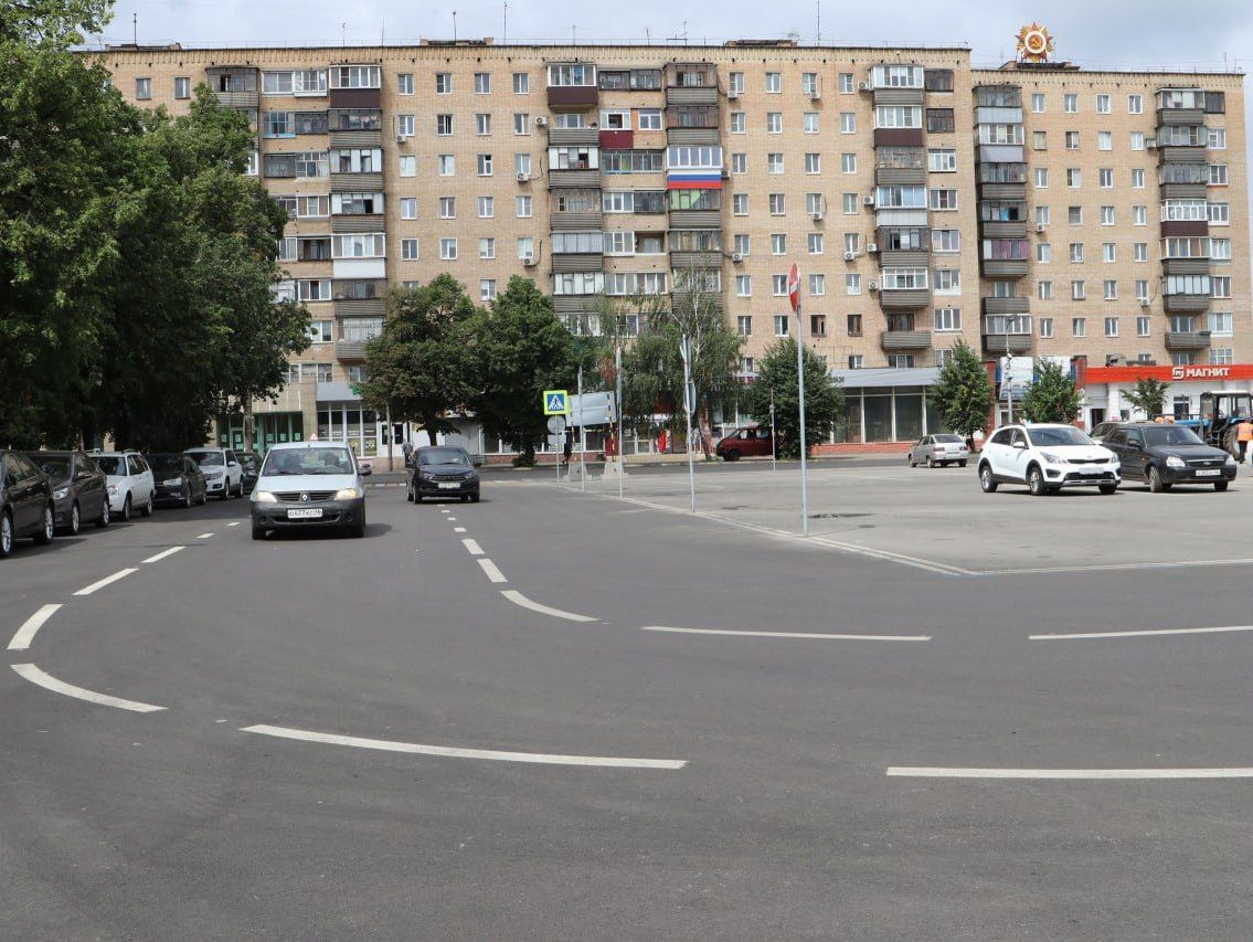 В Курске завершается ремонт на Привокзальной площади.