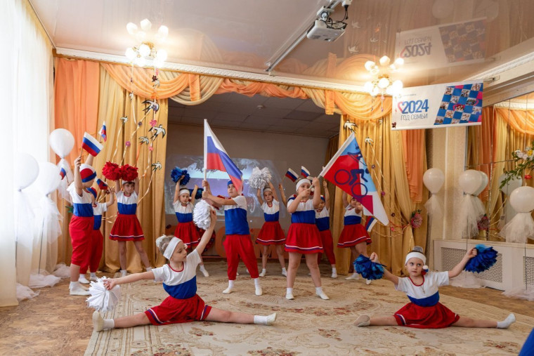 В Курске стартовали соревнования по зимнему семейному триатлону «Крепкая семья — сильна Россия!».