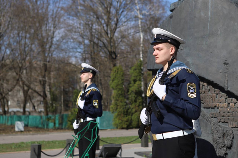 Сегодня День памяти погибших подводников. Дата установлена в память о трагической гибели 7 апреля 1989 года атомной подводной лодки «Комсомолец».