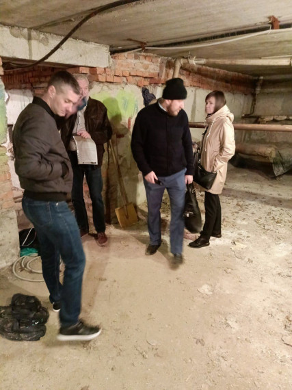 В Курске продолжается работа по осмотру заглубленных помещений и других подземных сооружений для укрытия населения.