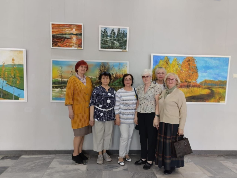 Участники проекта «Курское долголетие» посетили выставку произведений от городского культурного центра «Лира».