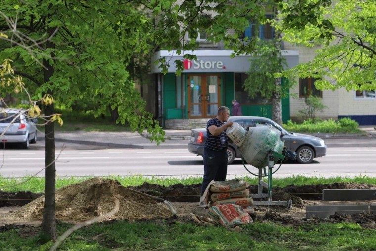 В Курске реализуют первый этап благоустройства парка Героев Гражданской войны.