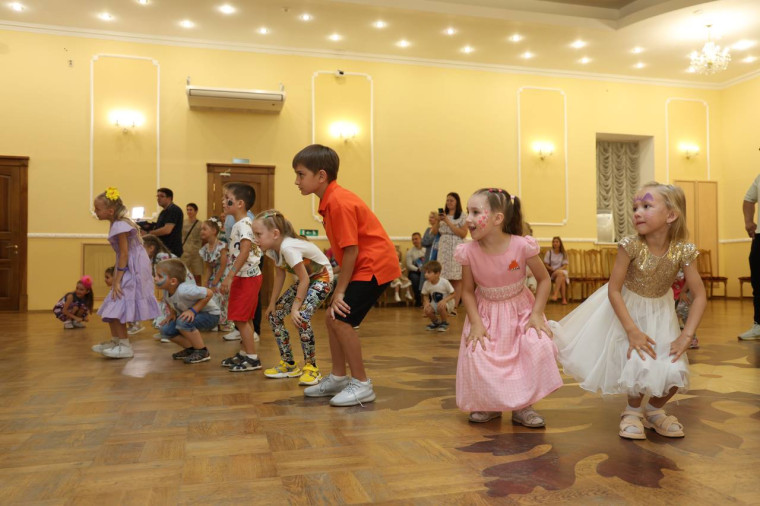 В Курске стартовал фестиваль семей работающей молодёжи.